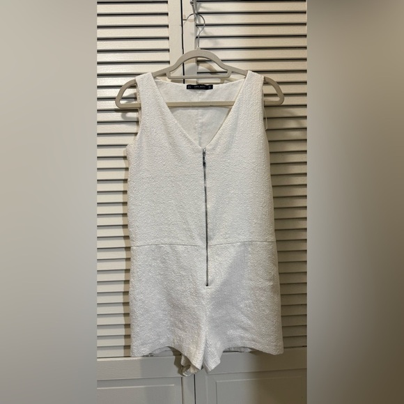 Zara Basic Collection Textured White Romper - Picture 1 of 6